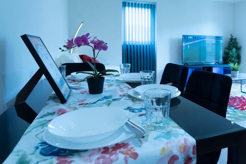 Luxury Ground Floor 2 Bedroom Apartment Free Wifi & Parking Sheffield Exterior photo